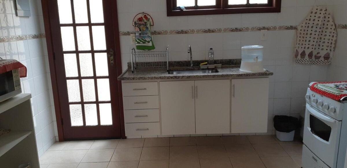 Outono Com Sol E O Preco De Cabo Frio. Apartamento